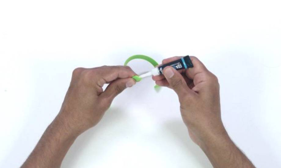 Bostik DIY United Kingdom Ideas Inspiration Repair Rubber Bracelet teaser 920x552px