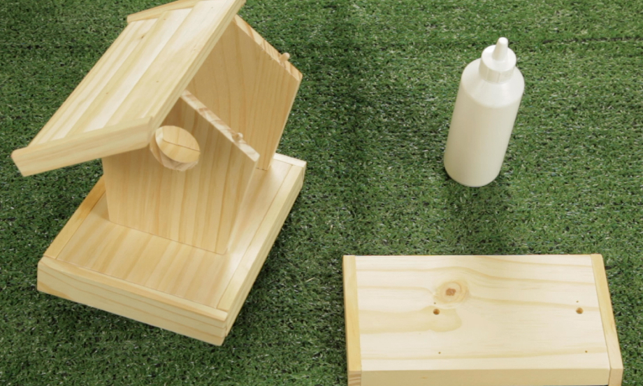 Bostik DIY Moldova how to repair birdhouse outdoor with d3 wood glue teaser image